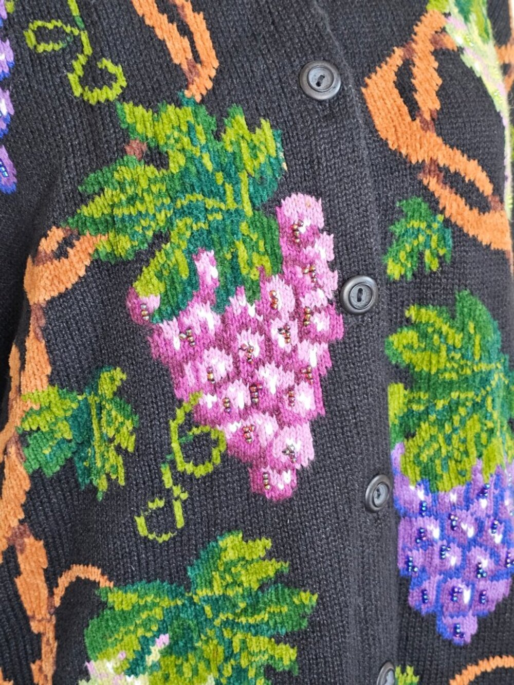 VINTAGE Design Options by Philip & Jane Gordon Grapes Novelty Cardigan Sweater - Picture 3 of 9